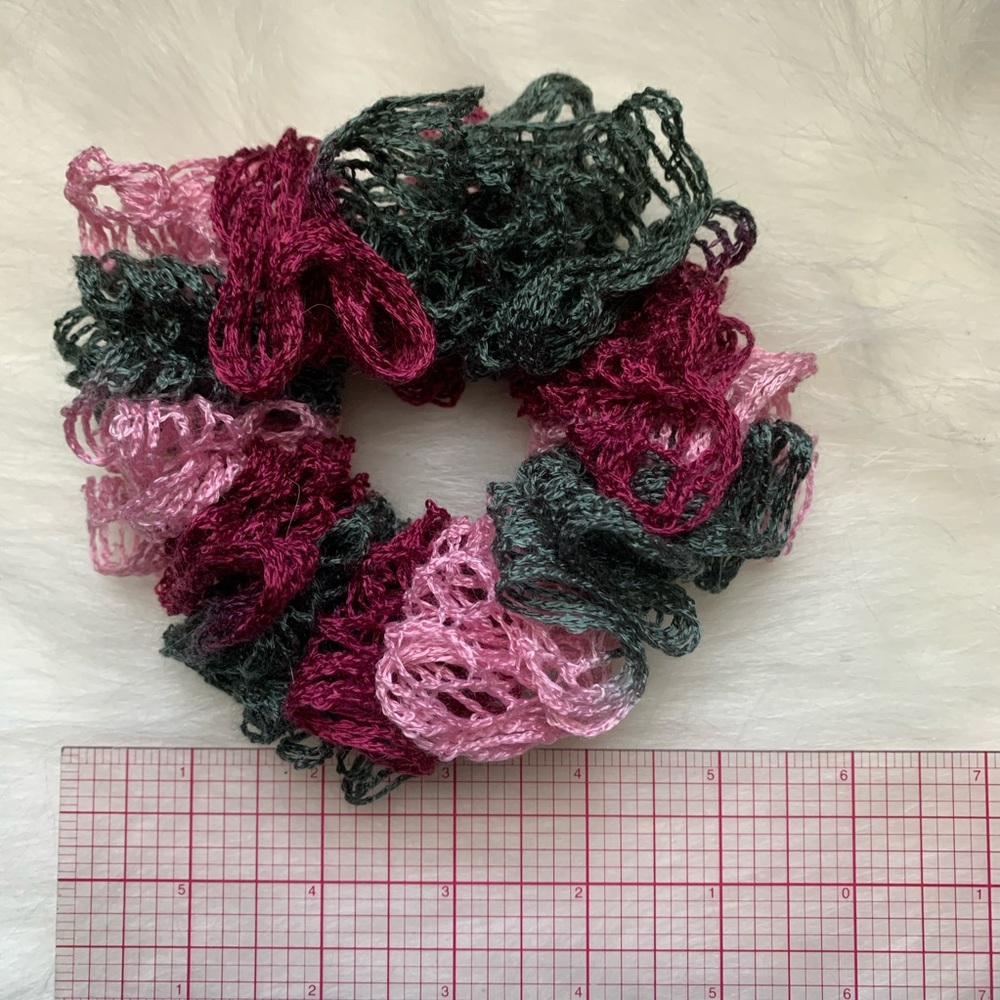BOGO pink & gray fishnet crocheted scrunchie - Picture 3 of 4